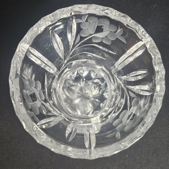 Small 3 Footed Crystal Floral Etched Posy Vase Mid Century Glass Elegant Home - Picture 10 of 11